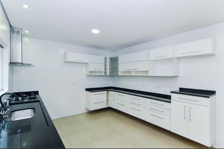 Casa à venda com 183m², 3 quartos e 2 vagasCozinha