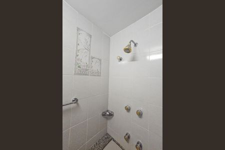 Apartamento para alugar com 160m², 3 quartos e 1 vaga Apartamento para alugar com 160m², 3 quartos e 1 vagaBanheiro da suíte