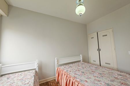 Apartamento para alugar com 160m², 3 quartos e 1 vaga Apartamento para alugar com 160m², 3 quartos e 1 vagaQuarto