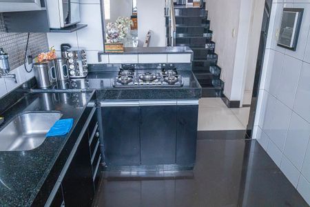 Apartamento à venda com 160m², 2 quartos e 2 vagasCozinha