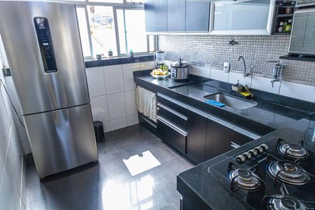 Apartamento à venda com 160m², 2 quartos e 2 vagasCozinha