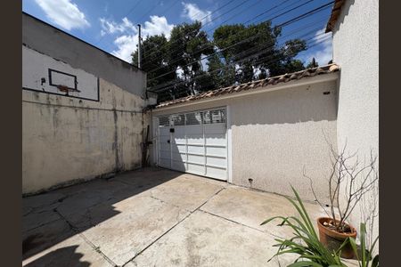 Casa à venda com 600m², 6 quartos e 4 vagasGaragem - Casa 1/2