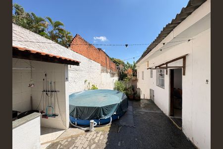Casa à venda com 600m², 6 quartos e 4 vagasCasa 2 - Quintal