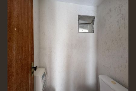 Casa à venda com 600m², 6 quartos e 4 vagasCasa 1 - lavabo de serviço 