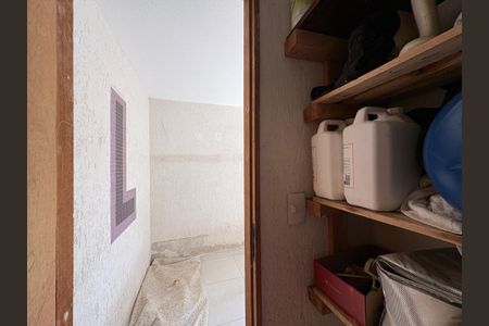 Casa à venda com 600m², 6 quartos e 4 vagasCasa 1 - lavabo de serviço 