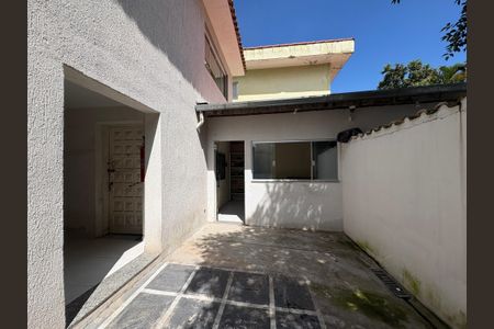 Casa à venda com 600m², 6 quartos e 4 vagasCasa 1 - Quintal