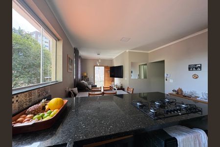 Casa à venda com 600m², 6 quartos e 4 vagasCasa 1 - Cozinha