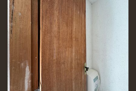 Casa à venda com 600m², 6 quartos e 4 vagasCasa 1 - lavabo de serviço 