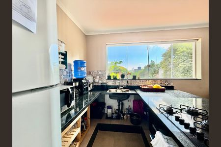 Casa à venda com 600m², 6 quartos e 4 vagasCasa 1 - Cozinha
