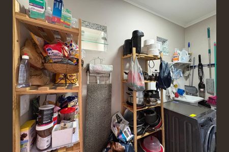 Casa à venda com 600m², 6 quartos e 4 vagasCasa 1 - Área de serviço 
