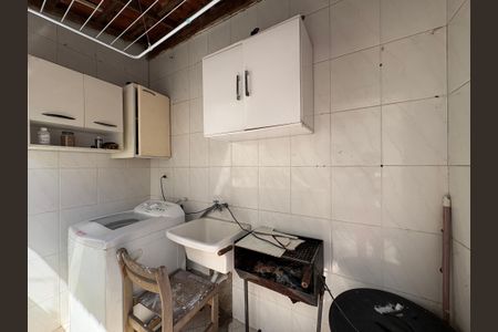 Casa à venda com 600m², 6 quartos e 4 vagasCasa 2 - Área de serviço 