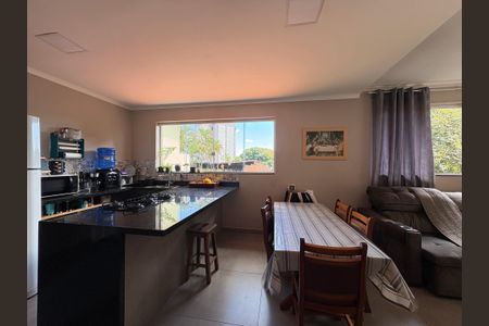 Casa à venda com 600m², 6 quartos e 4 vagasCasa 1 - Sala de Jantar