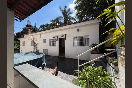 Casa à venda com 600m², 6 quartos e 4 vagasCasa 2 - Área de serviço 