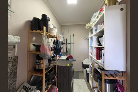 Casa à venda com 600m², 6 quartos e 4 vagasCasa 1 - Área de serviço 