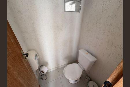 Casa à venda com 600m², 6 quartos e 4 vagasCasa 1 - lavabo de serviço 