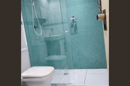 Banheiro de apartamento à venda com 2 quartos, 56m² em Jardim Prudência, São Paulo