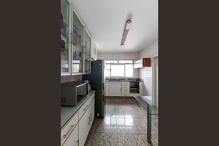 Apartamento à venda com 4 quartos, 161m² em Belvedere, Belo Horizonte