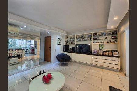 Apartamento à venda com 118m², 3 quartos e 2 vagas Apartamento à venda com 118m², 3 quartos e 2 vagasSala