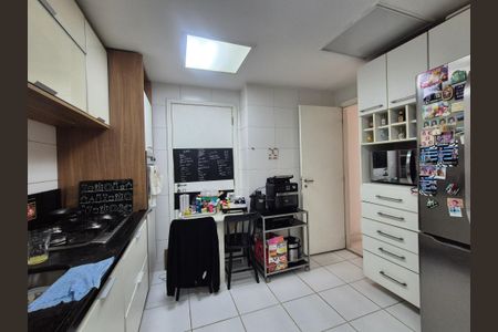 Apartamento à venda com 118m², 3 quartos e 2 vagas Apartamento à venda com 118m², 3 quartos e 2 vagasCozinha