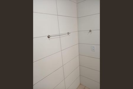 Banheiro de apartamento para alugar com 2 quartos, 52m² em Chapéu do Sol, Porto Alegre