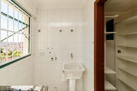 Apartamento à venda com 68m², 2 quartos e 1 vagaCozinha e Área de Serviço