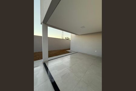 Casa para alugar com 170m², 3 quartos e 4 vagas Casa para alugar com 170m², 3 quartos e 4 vagasÁrea externa