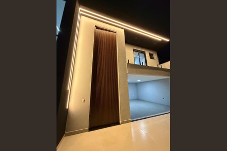 Casa para alugar com 170m², 3 quartos e 4 vagas Casa para alugar com 170m², 3 quartos e 4 vagasFachada