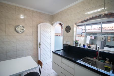 Casa à venda com 148m², 4 quartos e 2 vagas Casa à venda com 148m², 4 quartos e 2 vagasCozinha