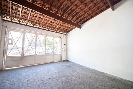 Casa à venda com 148m², 4 quartos e 2 vagas Casa à venda com 148m², 4 quartos e 2 vagasGaragem