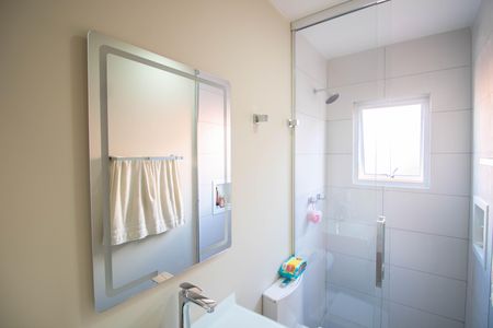 Casa à venda com 148m², 4 quartos e 2 vagas Casa à venda com 148m², 4 quartos e 2 vagasBanheiro social