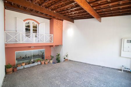 Casa à venda com 148m², 4 quartos e 2 vagas Casa à venda com 148m², 4 quartos e 2 vagasGaragem