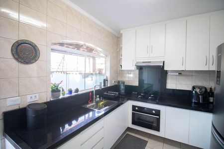 Casa à venda com 148m², 4 quartos e 2 vagas Casa à venda com 148m², 4 quartos e 2 vagasCozinha
