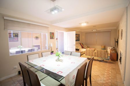Casa à venda com 148m², 4 quartos e 2 vagas Casa à venda com 148m², 4 quartos e 2 vagasSala de jantar