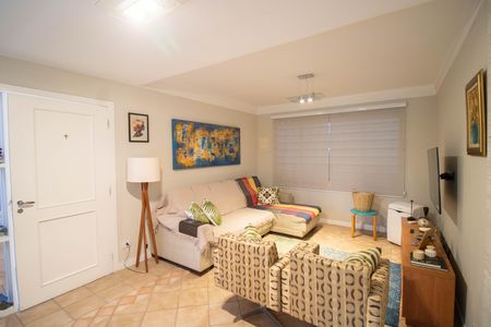 Casa à venda com 148m², 4 quartos e 2 vagas Casa à venda com 148m², 4 quartos e 2 vagasSala