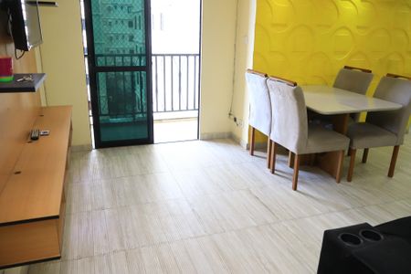 Sala de apartamento para alugar com 3 quartos, 72m² em São Cristóvão, Salvador