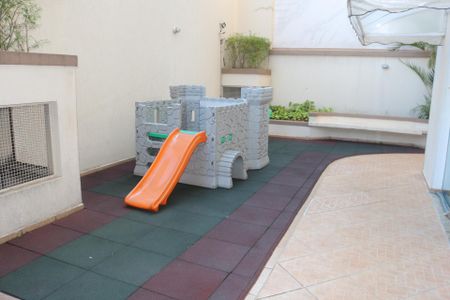 Apartamento à venda com 62m², 2 quartos e 2 vagasÁrea comum - Playground