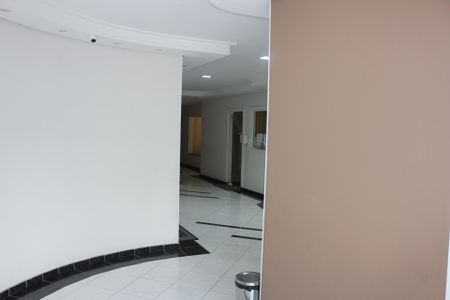 Apartamento à venda com 62m², 2 quartos e 2 vagasHall social