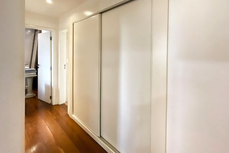 Apartamento à venda com 206m², 4 quartos e 3 vagasCorredor