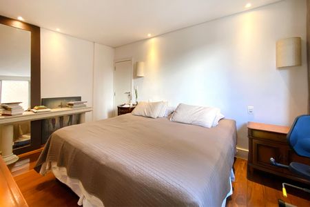 Apartamento à venda com 206m², 4 quartos e 3 vagasSuite 1