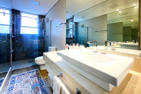 Apartamento à venda com 206m², 4 quartos e 3 vagasBanheiro