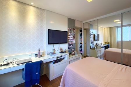 Apartamento à venda com 206m², 4 quartos e 3 vagasQuarto 3