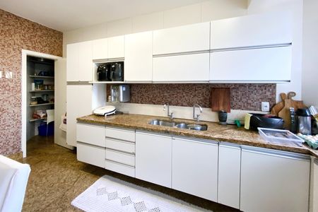 Apartamento à venda com 206m², 4 quartos e 3 vagasCozinha