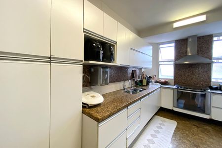 Apartamento à venda com 206m², 4 quartos e 3 vagasCozinha