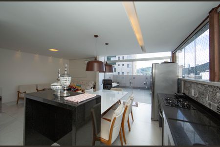 Apartamento à venda com 172m², 3 quartos e 3 vagasCOBERTURA