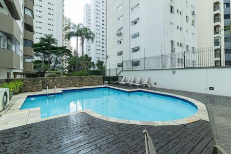 Apartamento à venda com 200m², 4 quartos e 3 vagasÁrea comum - Piscina