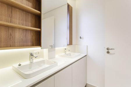 Apartamento à venda com 200m², 4 quartos e 3 vagasBanheiro da Suíte 2