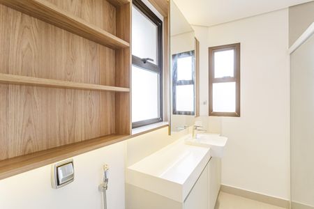 Apartamento à venda com 200m², 4 quartos e 3 vagasBanheiro da Suíte 1