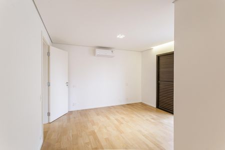 Apartamento à venda com 200m², 4 quartos e 3 vagasSuíte 1