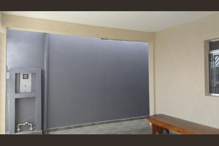 Casa à venda com 170m², 1 quarto e 2 vagas Casa à venda com 170m², 1 quarto e 2 vagasÁrea externa