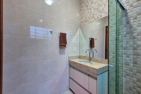 Casa à venda com 281m², 3 quartos e 2 vagasBanheiro da Suíte